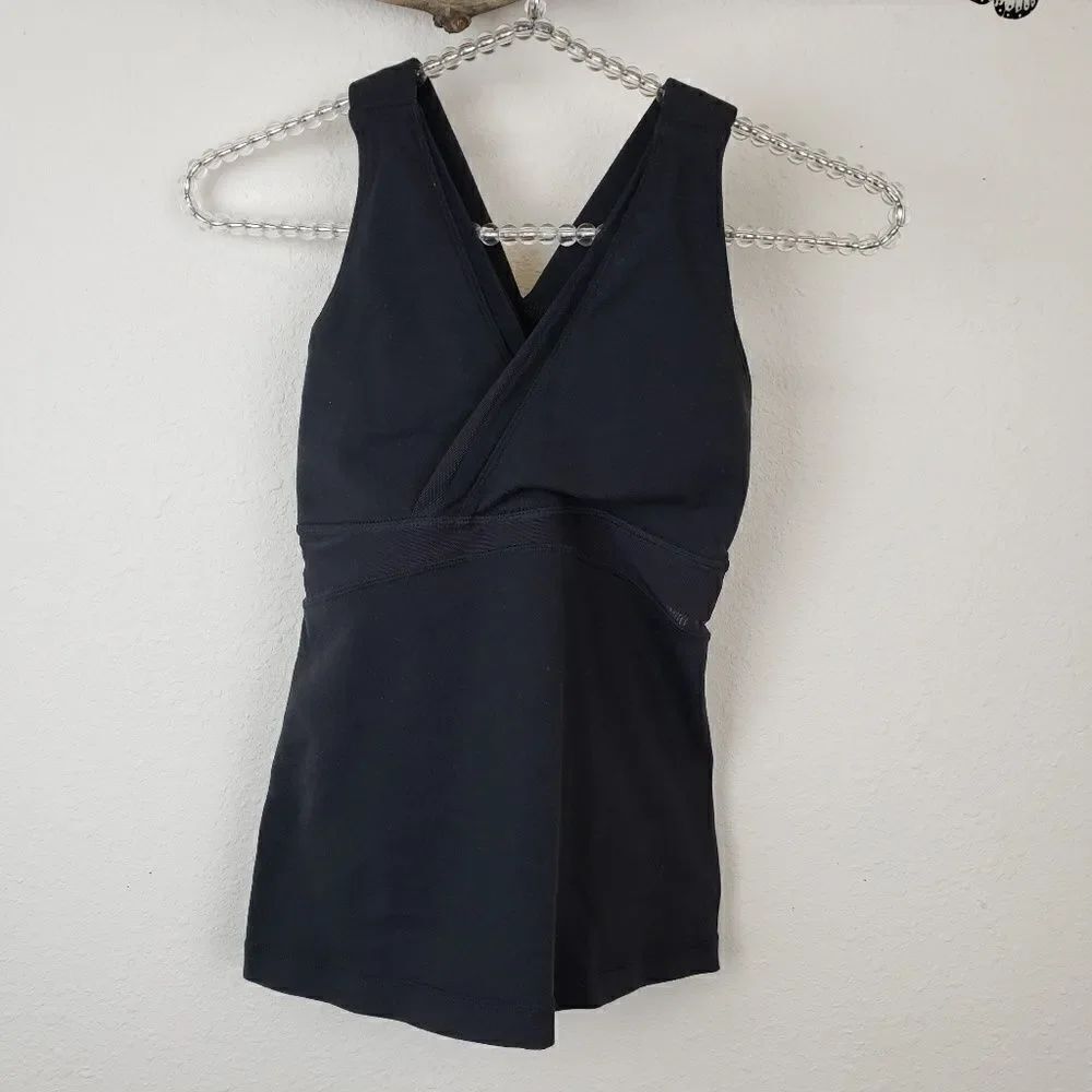 Lululemon wrap tech tank